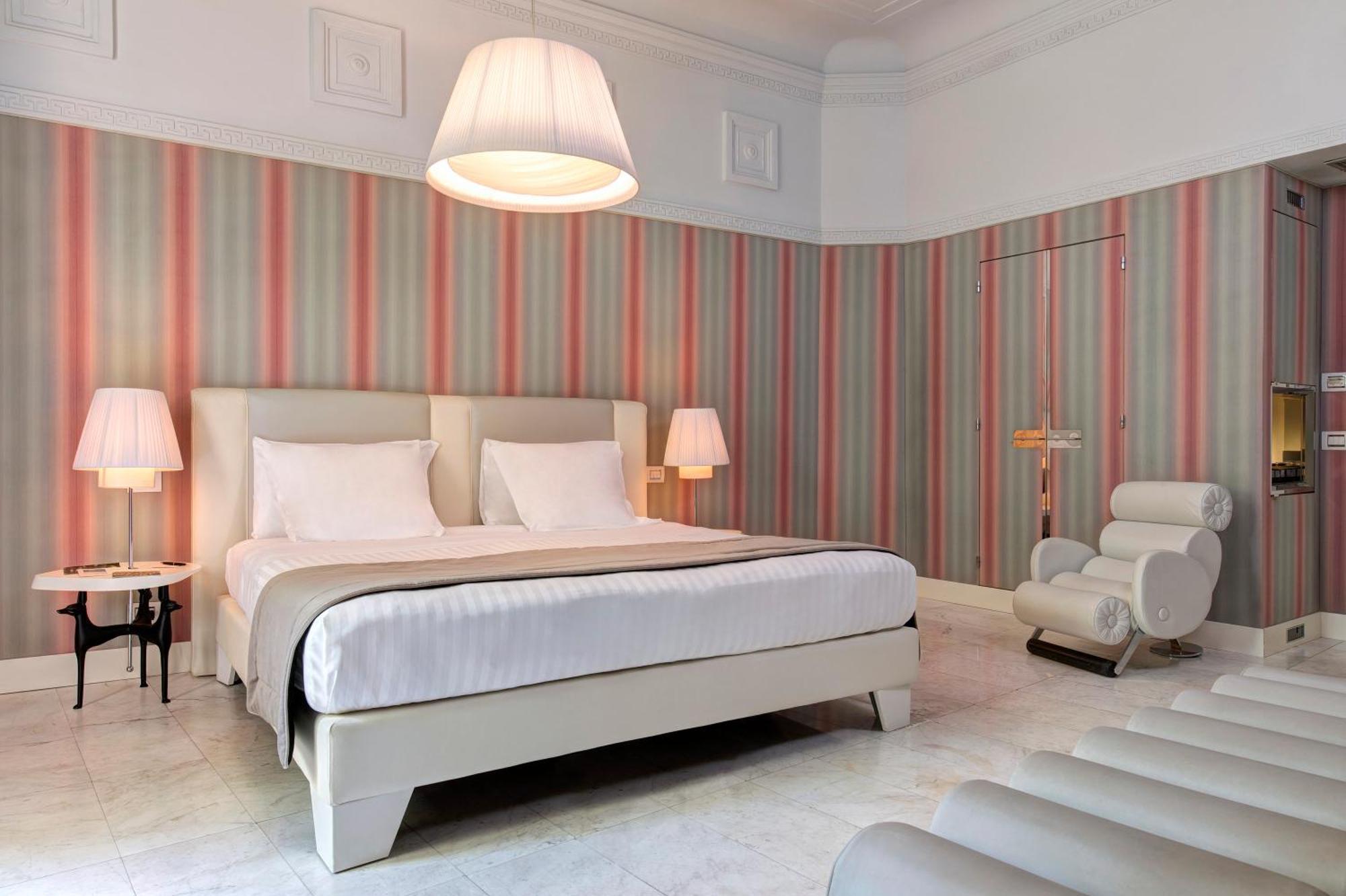Deluxe King Room,1709938429:JPEG