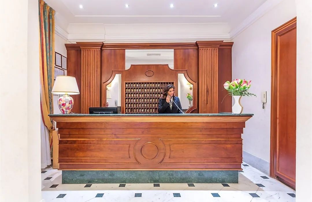 Raeli Hotel Lux-1
