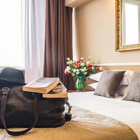 Raeli Hotel Lux-3
