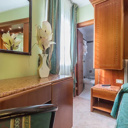 Raeli Hotel Lux-2